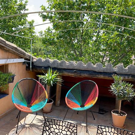 Spacieux Duplex Central Avec Terrasse Tropezienne 普罗旺斯地区萨隆 外观 照片