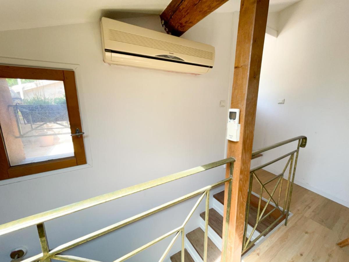 Spacieux Duplex Central Avec Terrasse Tropezienne 普罗旺斯地区萨隆 外观 照片