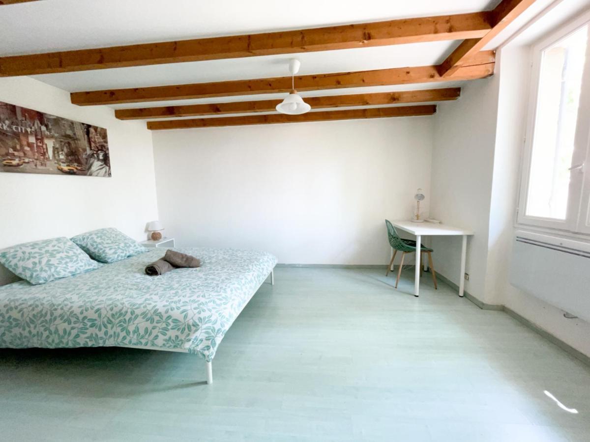 Spacieux Duplex Central Avec Terrasse Tropezienne 普罗旺斯地区萨隆 外观 照片