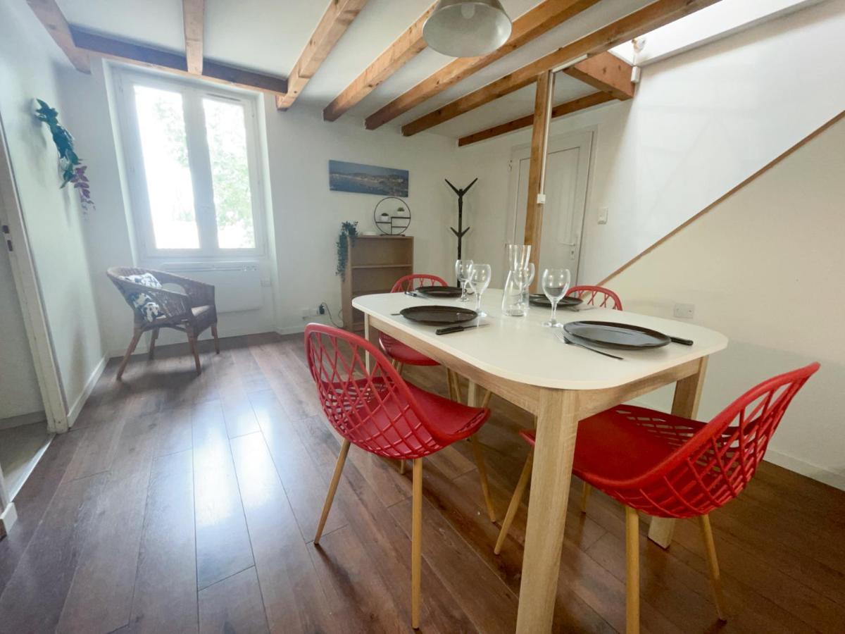 Spacieux Duplex Central Avec Terrasse Tropezienne 普罗旺斯地区萨隆 外观 照片