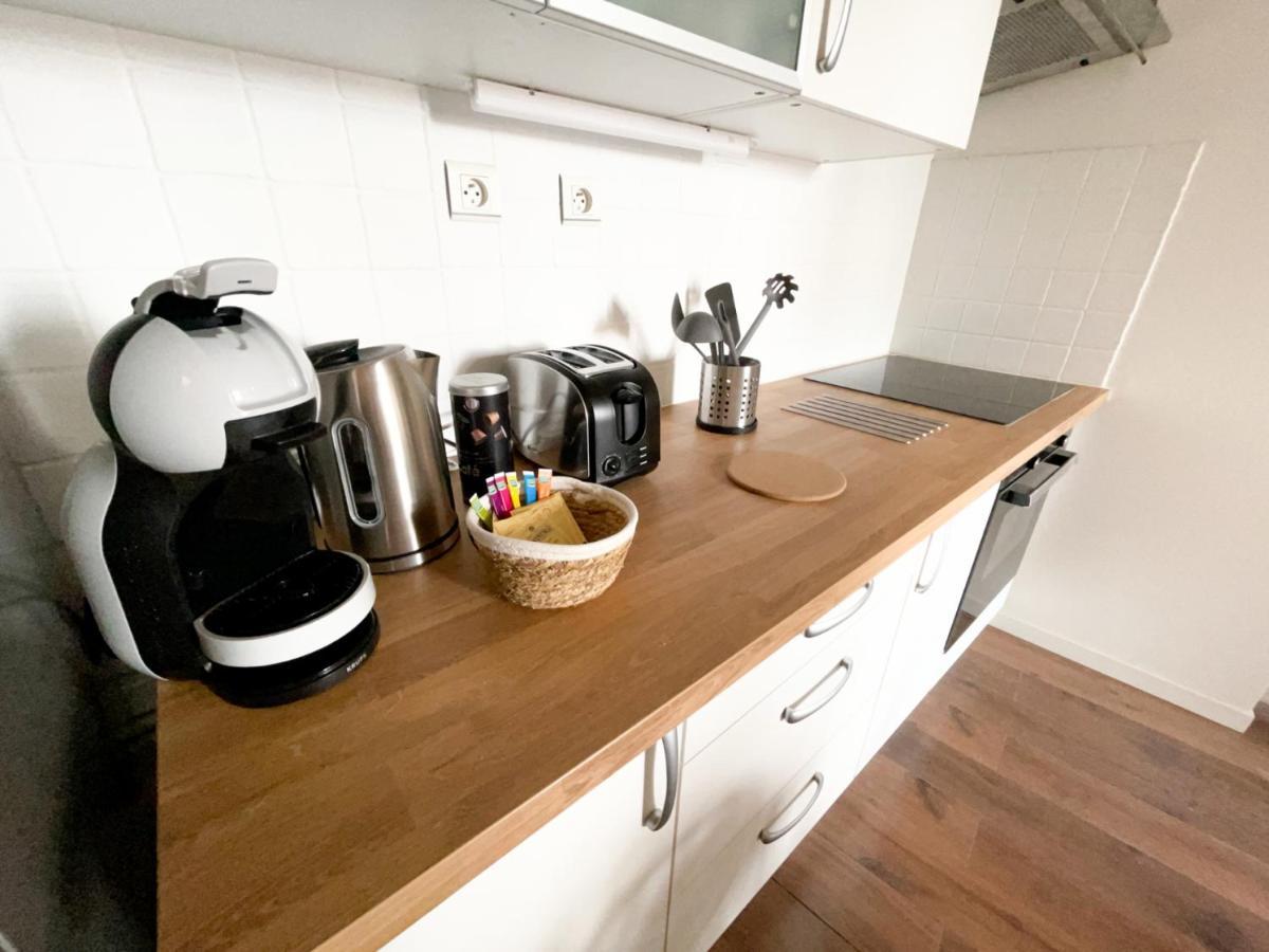 Spacieux Duplex Central Avec Terrasse Tropezienne 普罗旺斯地区萨隆 外观 照片