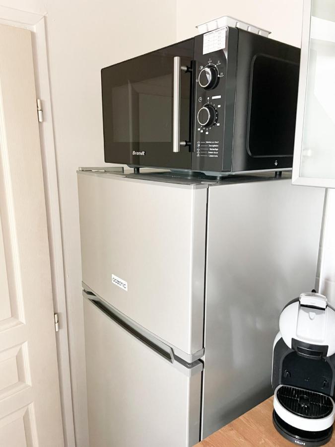 Spacieux Duplex Central Avec Terrasse Tropezienne 普罗旺斯地区萨隆 外观 照片